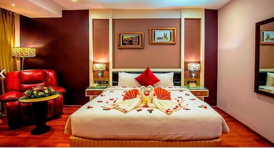 Hotel The Pgs Vedanta Kochi Exterior foto