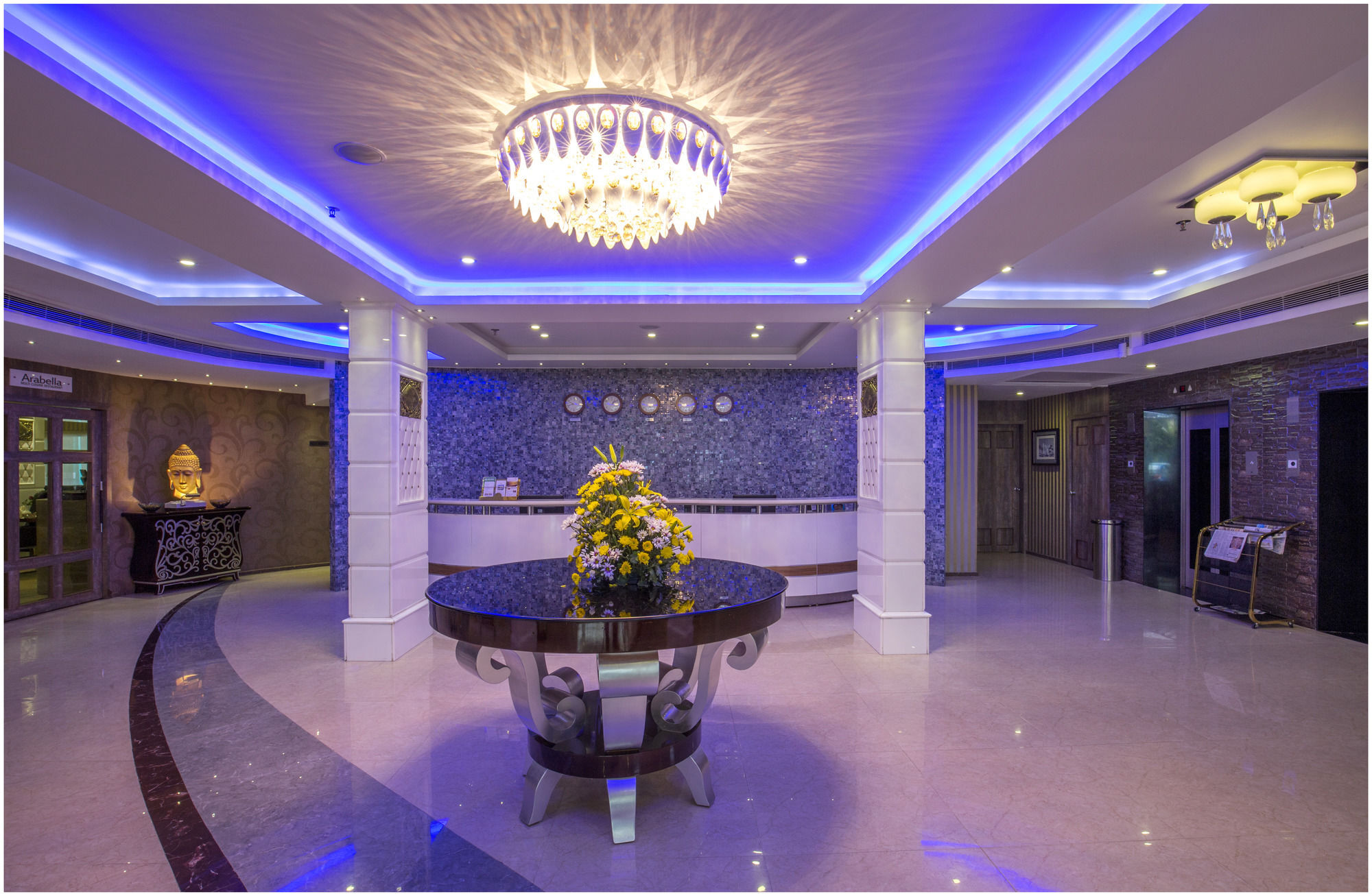 Hotel The Pgs Vedanta Kochi Exterior foto