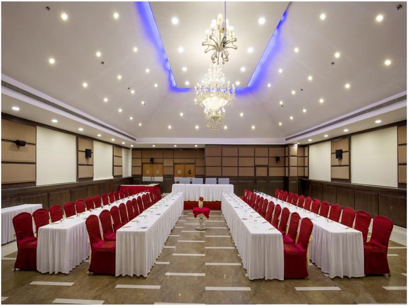 Hotel The Pgs Vedanta Kochi Exterior foto