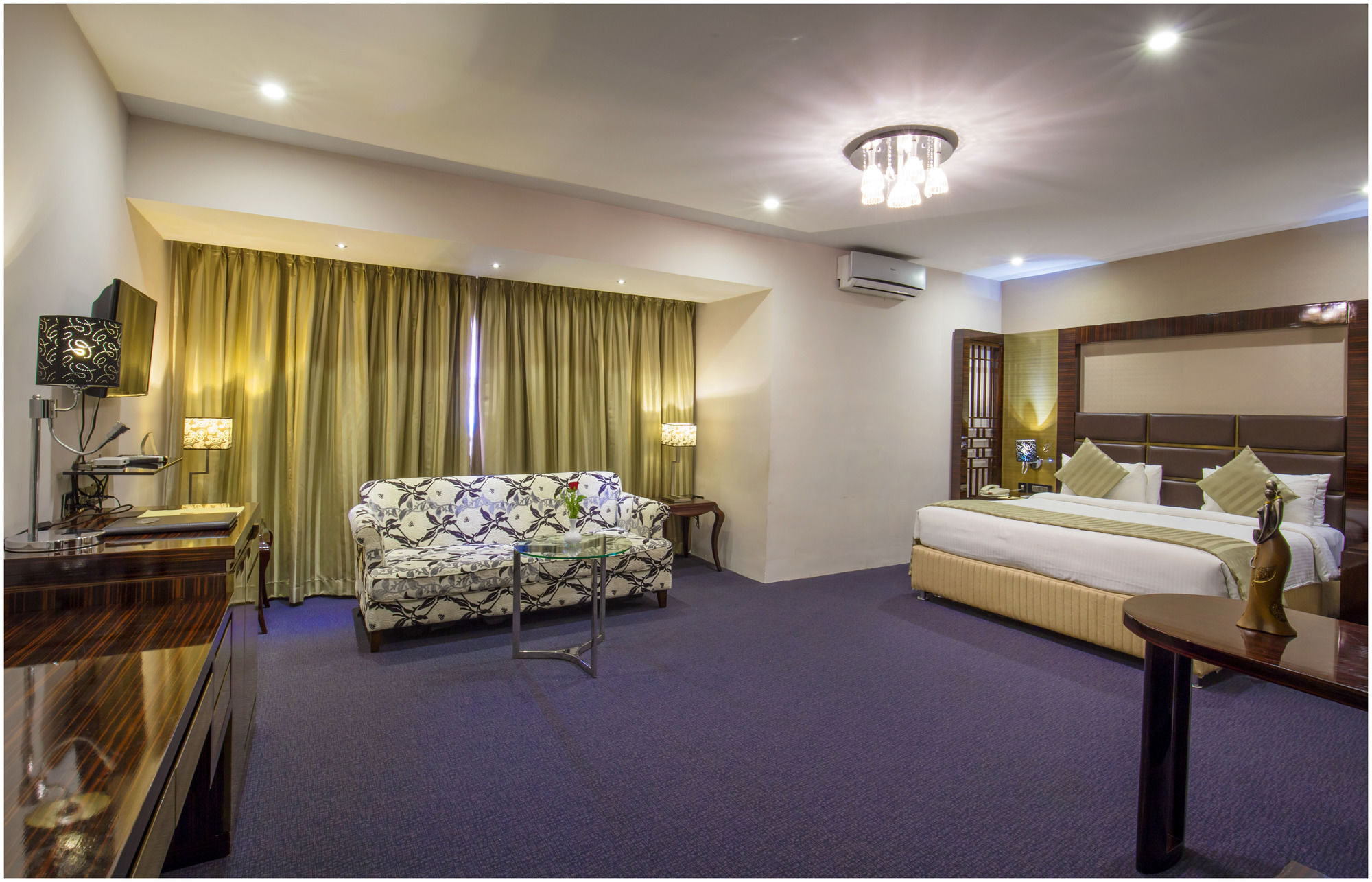 Hotel The Pgs Vedanta Kochi Exterior foto