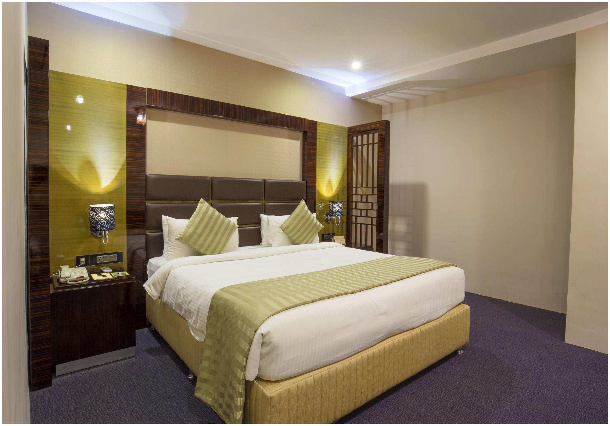 Hotel The Pgs Vedanta Kochi Exterior foto